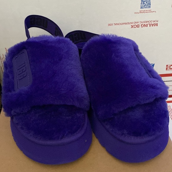 UGG - Picture 3 of 12